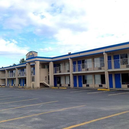 Days Inn By Wyndham Staunton Zewnętrze zdjęcie