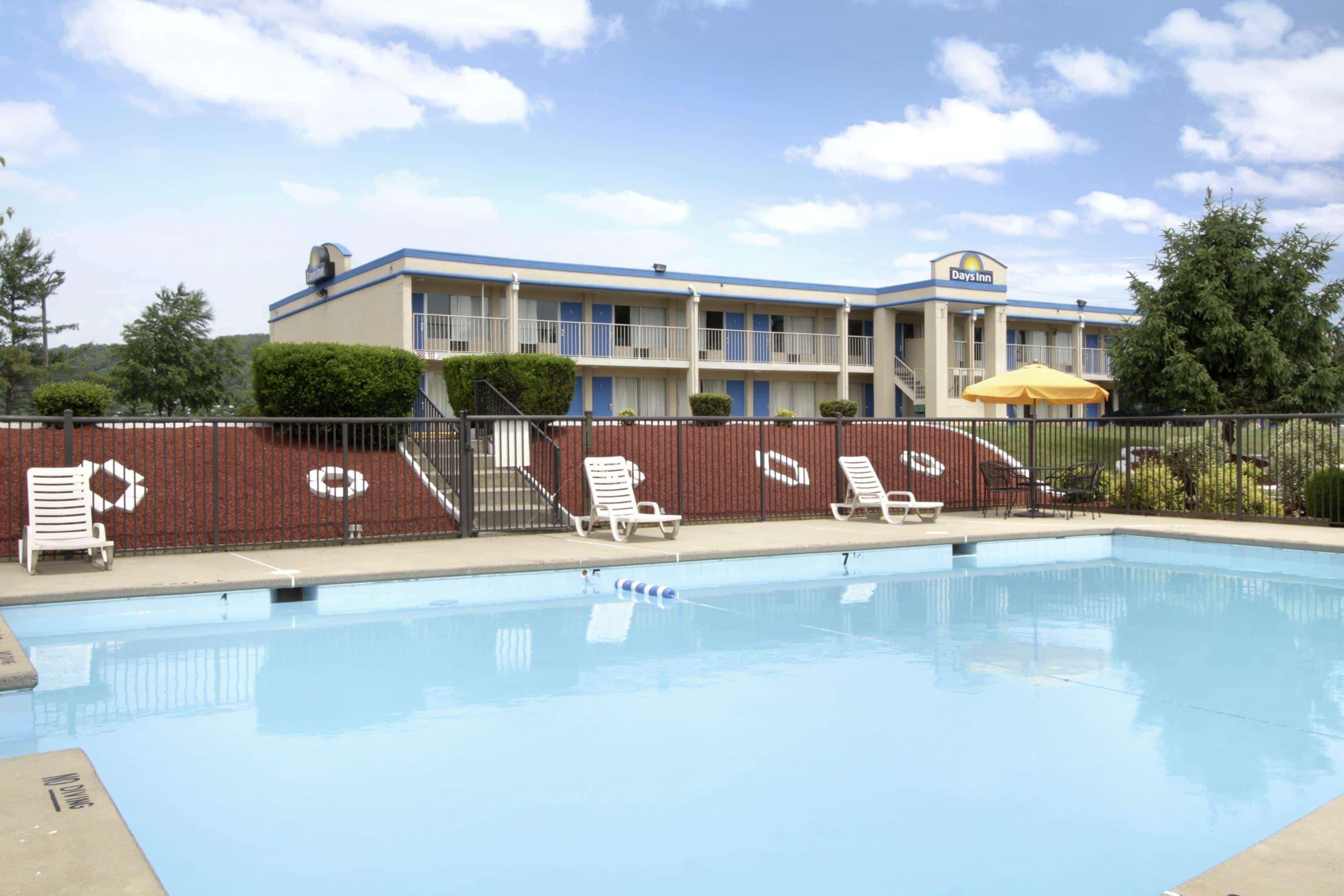 Days Inn By Wyndham Staunton Zewnętrze zdjęcie